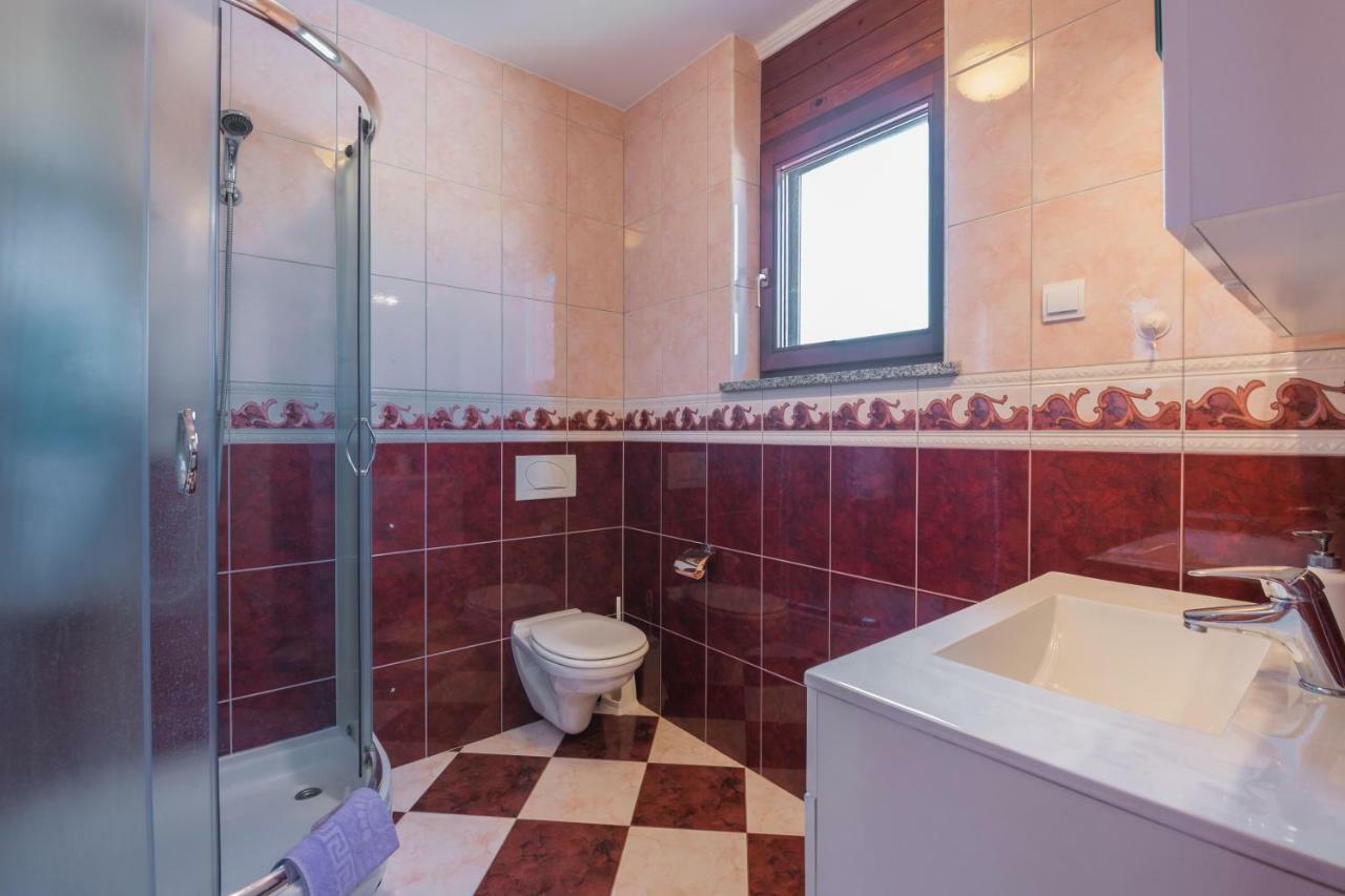 Ferienhaus Joy Liznjan Ngoại thất bức ảnh