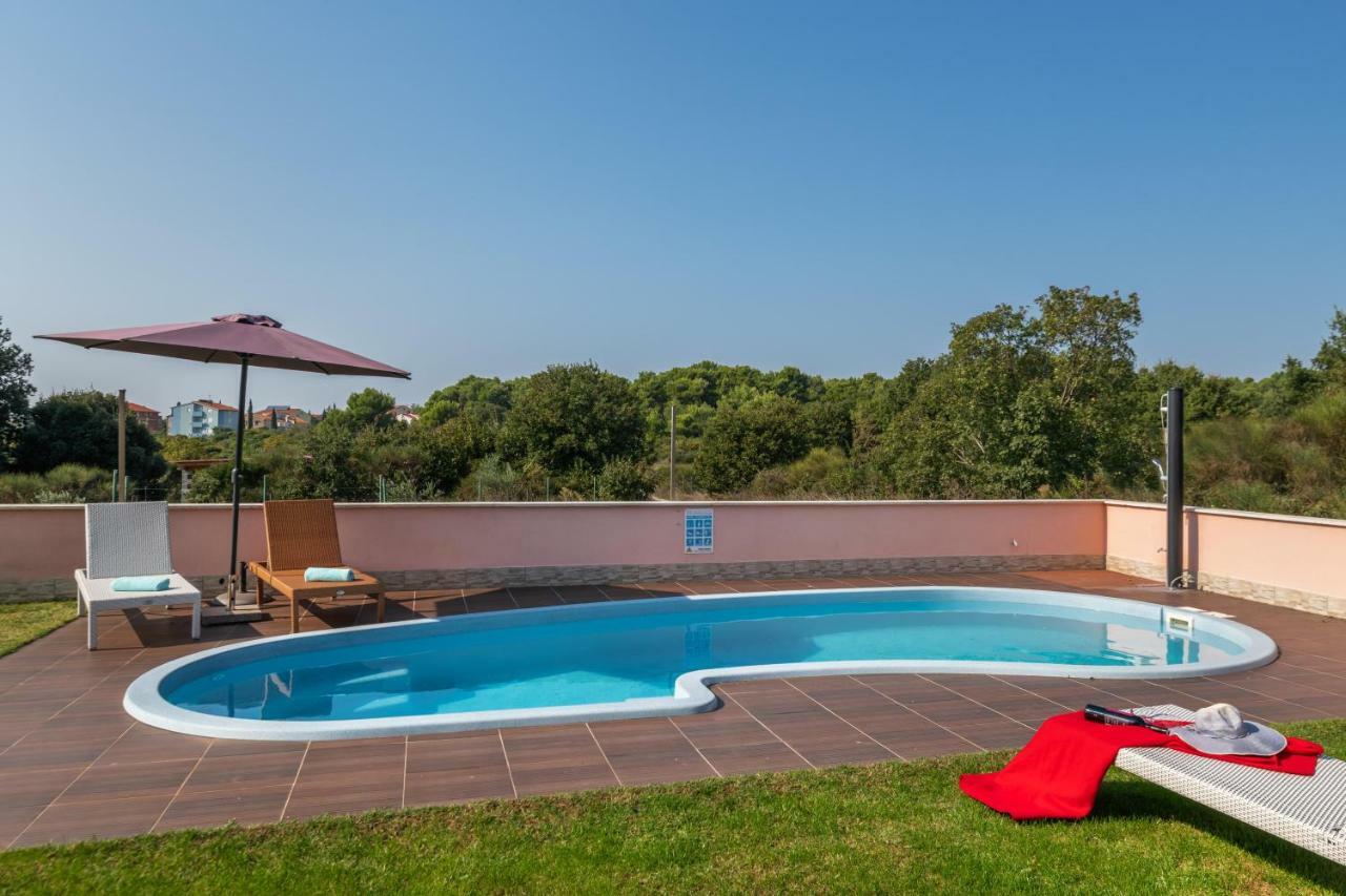 Ferienhaus Joy Liznjan Ngoại thất bức ảnh
